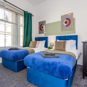 Newcastle's - Sleeps 10 Newcastle upon Tyne